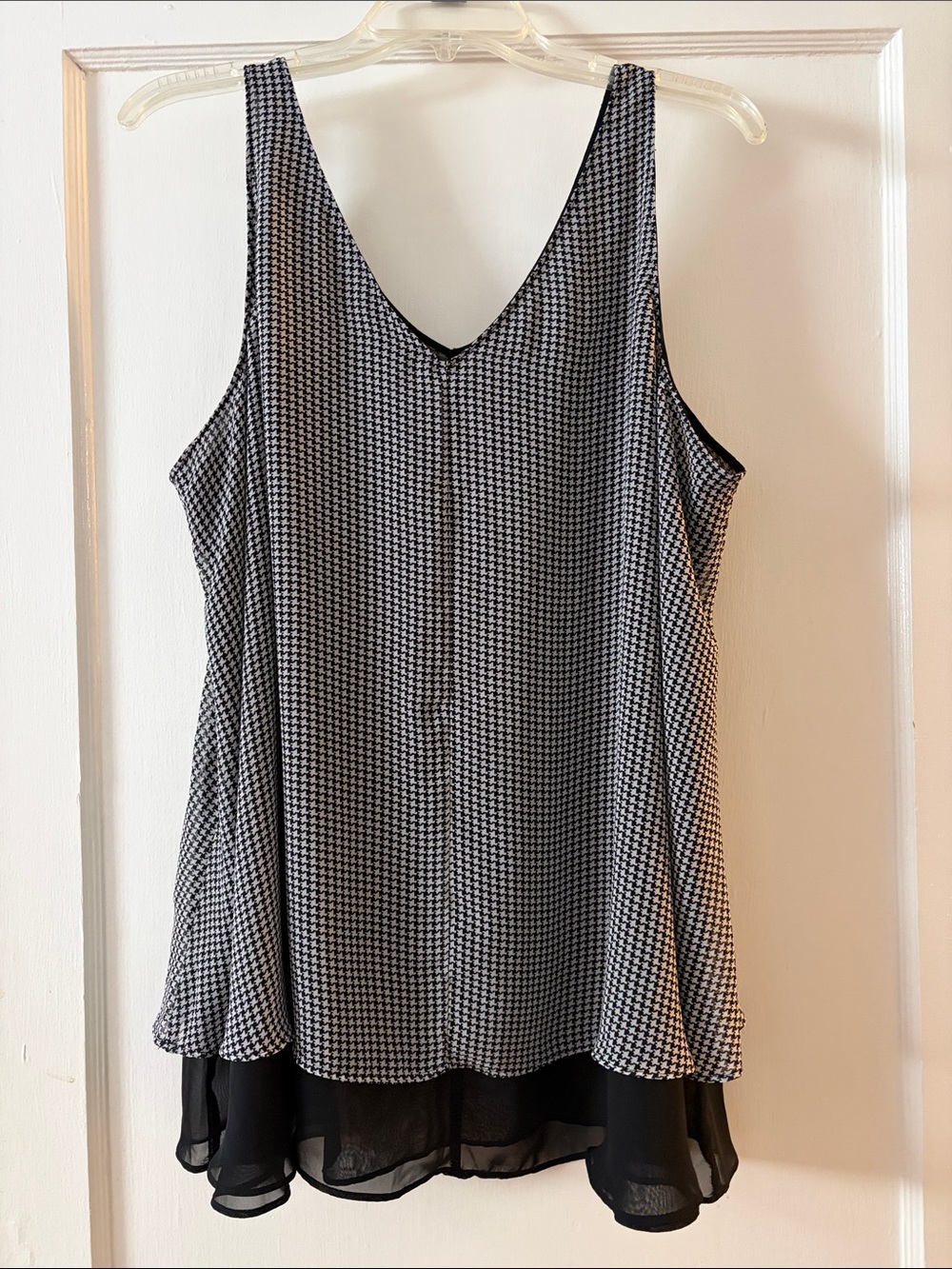 Lane Bryant Black and White V-Neck Layered Tank Top - Picture 4 of 11